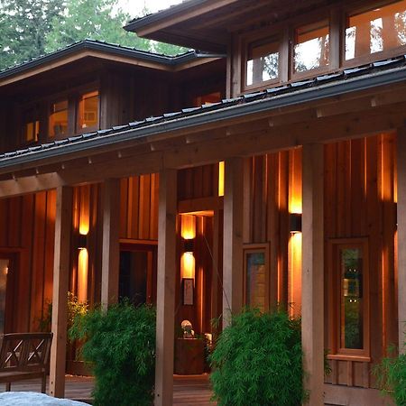 Shades Of Jade Inn & Spa Roberts Creek Экстерьер фото