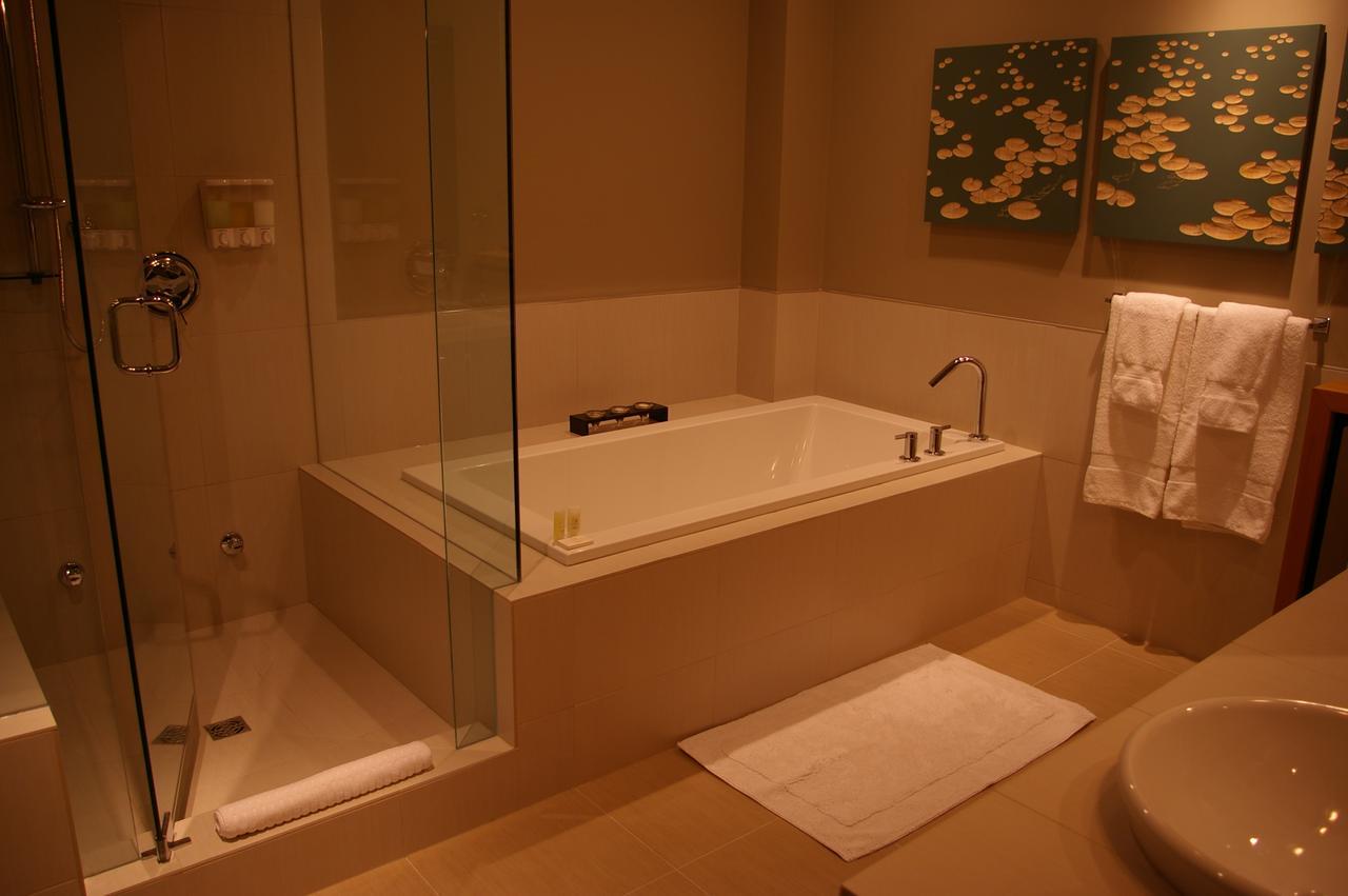 Shades Of Jade Inn & Spa Roberts Creek Экстерьер фото